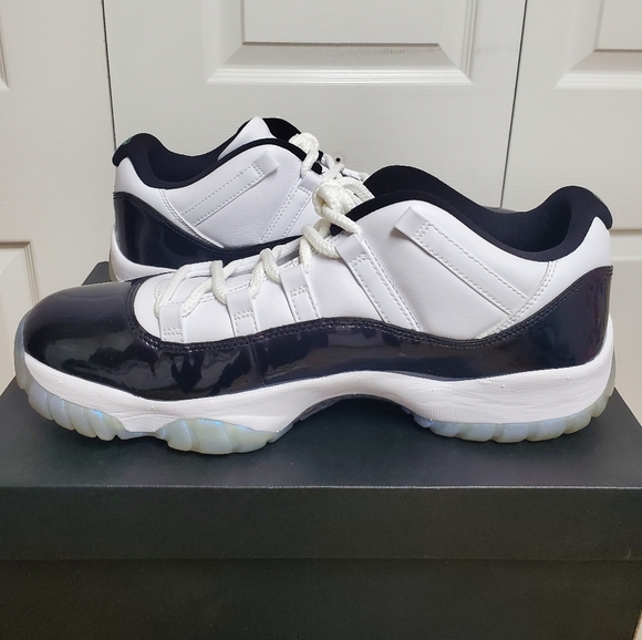 Air Jordan 11 Retro Low Sneakers/Emerald main image 7